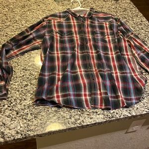 Dakota grizzly size XL pearl snap button up